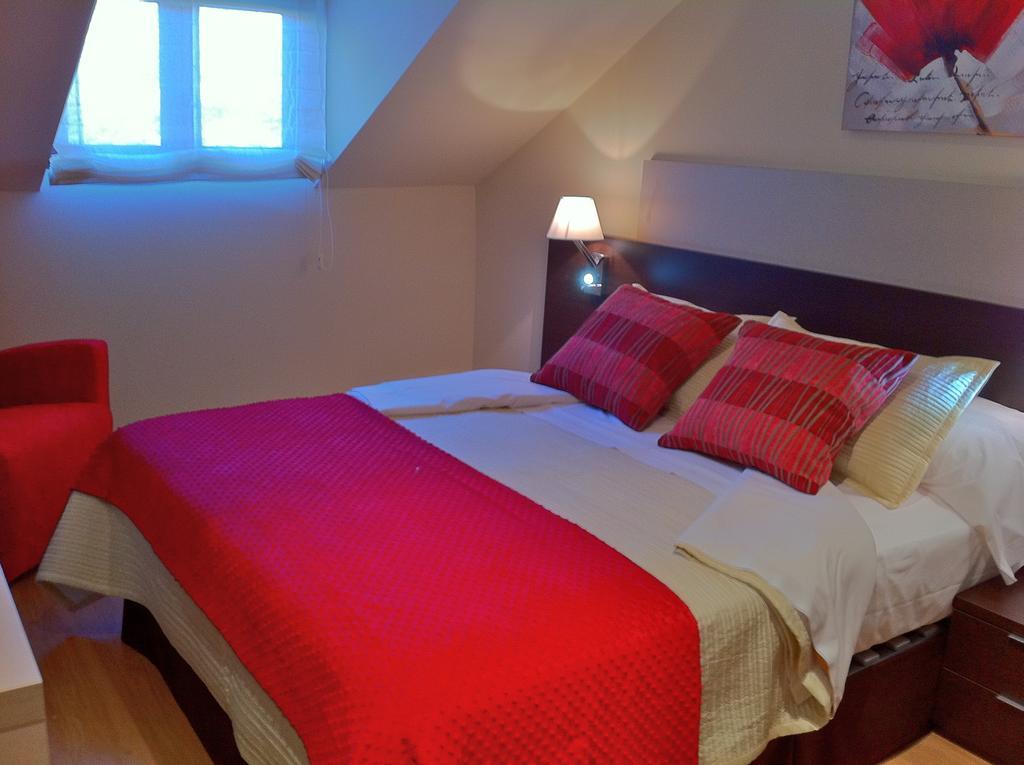 Aparthotel Bubal El Pueyo de Jaca Værelse billede
